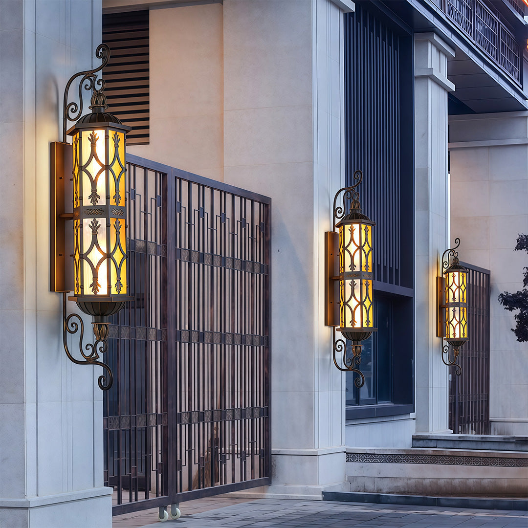 WINDSOR TWILIGHT DUAL-HEAD OUTDOOR LANTERN