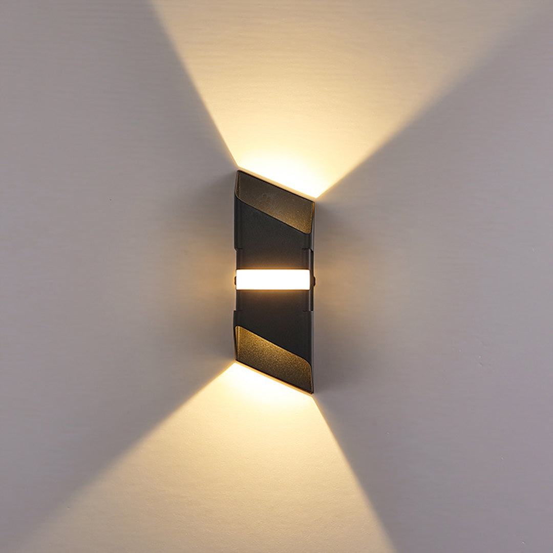 WINCHESTER SQUARE TUBE LED DUAL-FLOW OUTDOOR WALL LANTERN