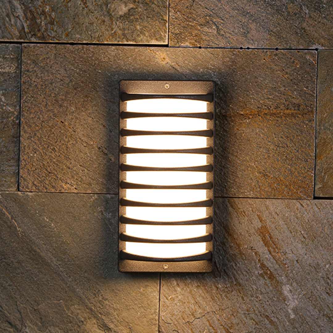 RAVENWOOD WEATHERPROOF OUTDOOR WALL LANTERN