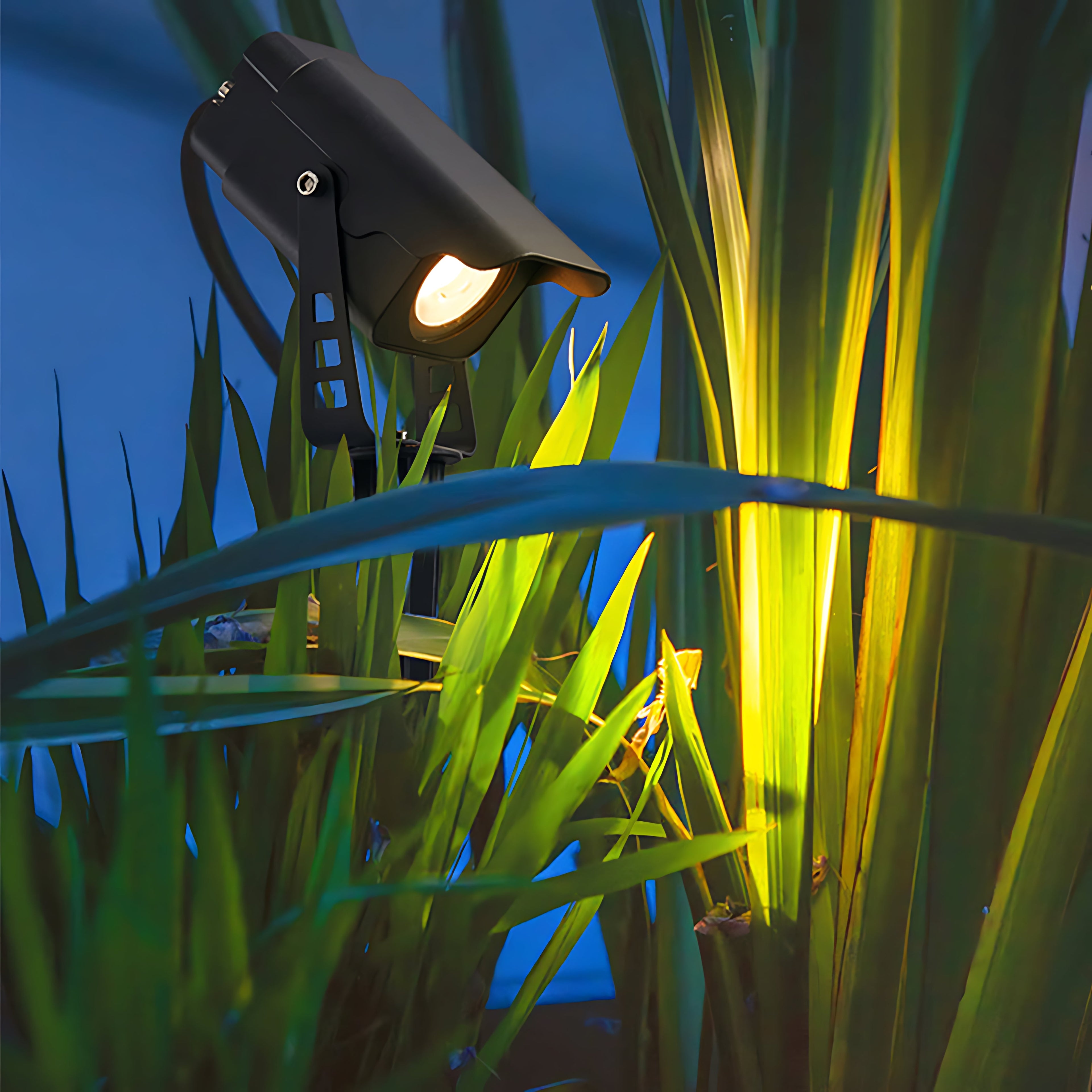 RAVENHURST WEATHERPROOF GARDEN BEACONS