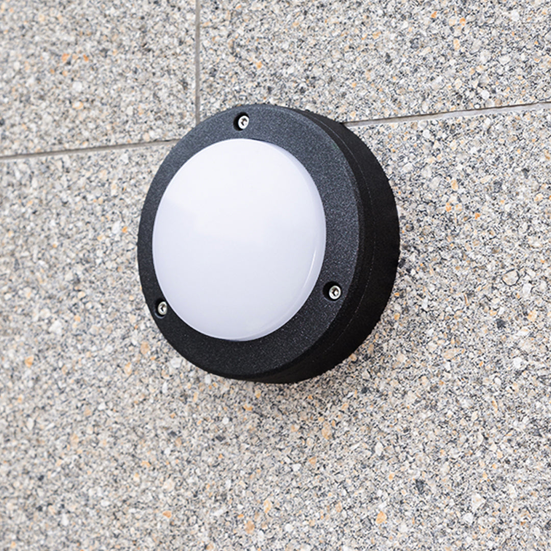 WINDSOR CIRCLE OUTDOOR LIGHTING - WEATHERPROOF MINIMALIST DESIGN