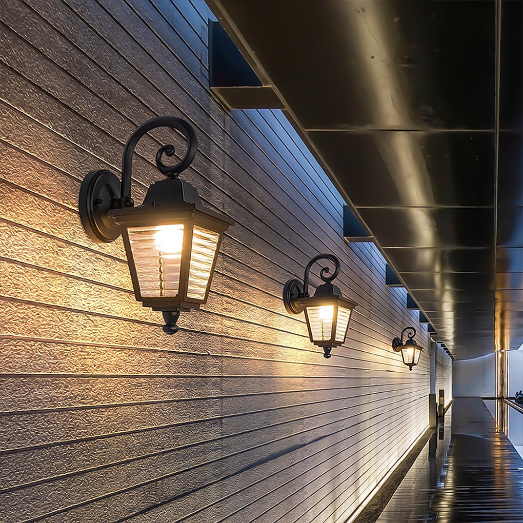 WINDSOR GARDEN REVERIE WATER-RESISTANT LAMP FOR OUTDOOR SPACES