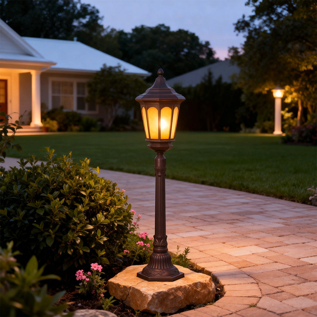 WINDSOR GARDEN PATHWAY LANTERN, WATER-RESISTANT TRADITIONAL LED LANDSCAPE LIGHT
