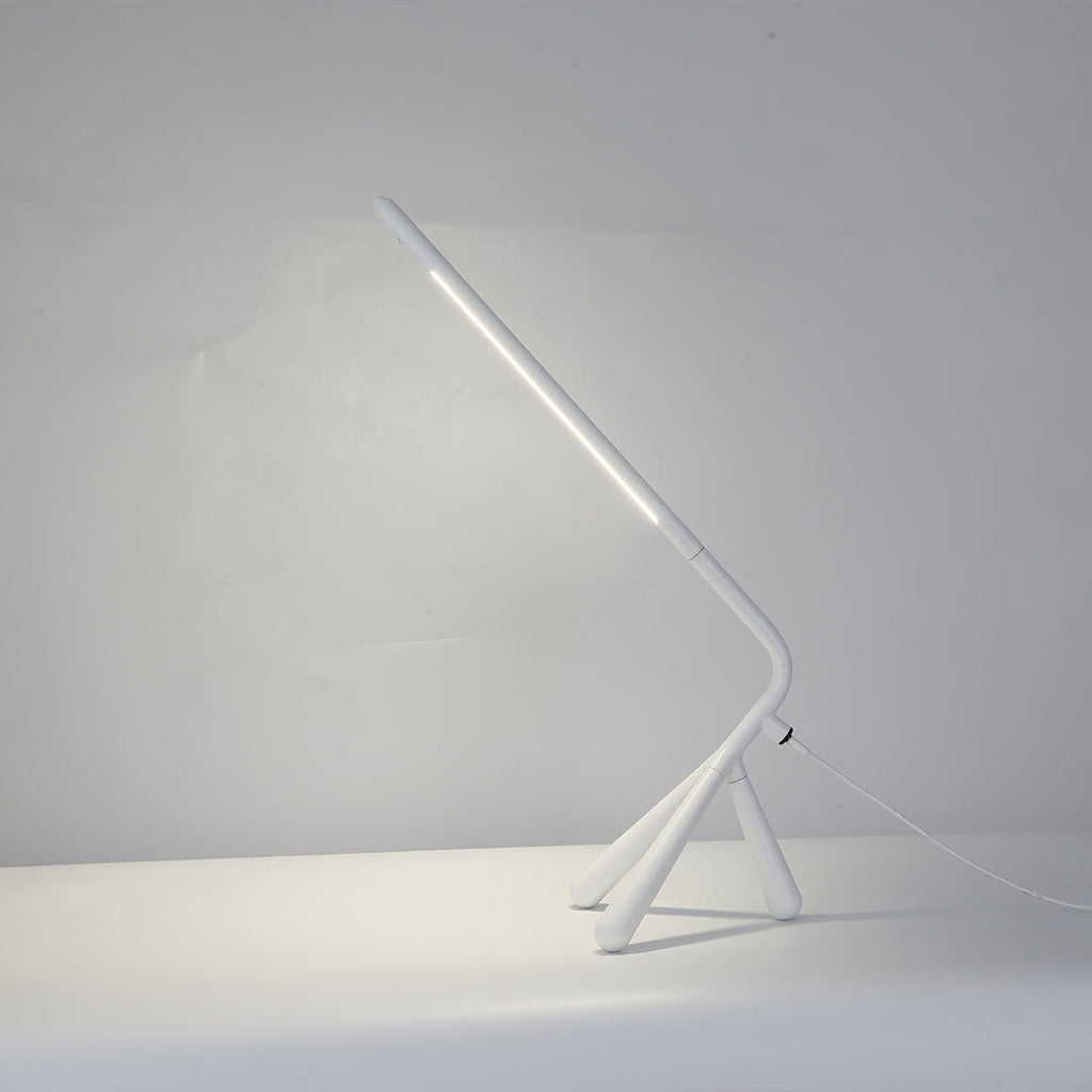 THISTLEWOOD TRIPOD LED LAMP WITH ROTATABLE SHADE