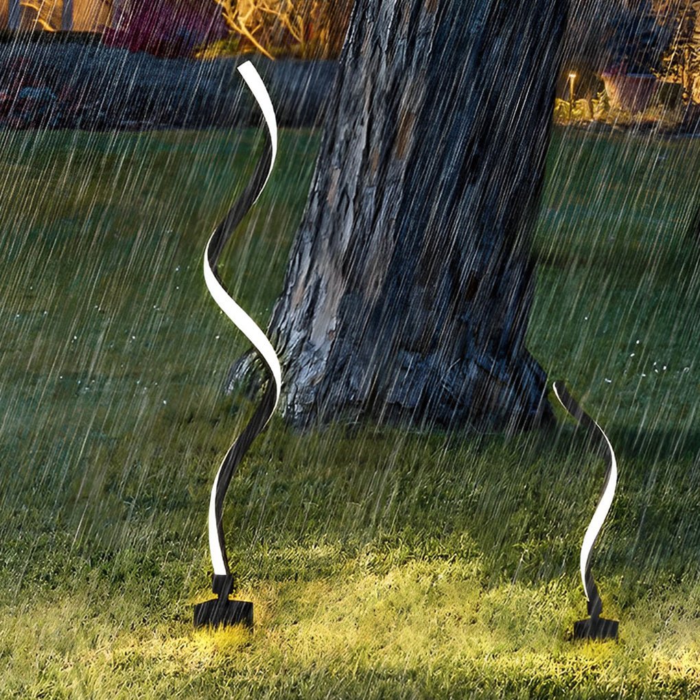 BRACKENSHIRE TWISTED SEAWEED SOLAR GARDEN ILLUMINATORS
