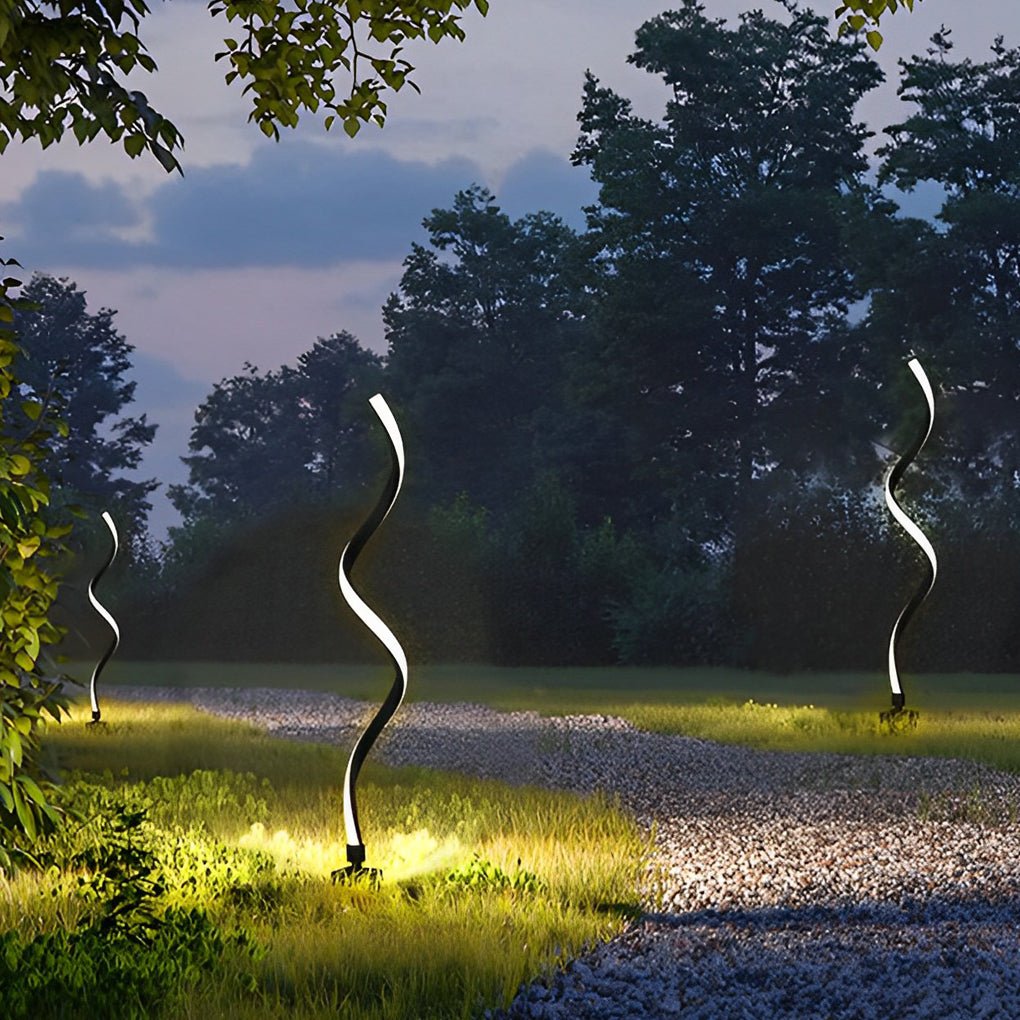 BRACKENSHIRE TWISTED SEAWEED SOLAR GARDEN ILLUMINATORS