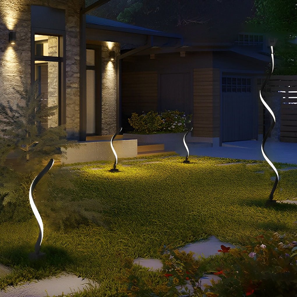 BRACKENSHIRE TWISTED SEAWEED SOLAR GARDEN ILLUMINATORS