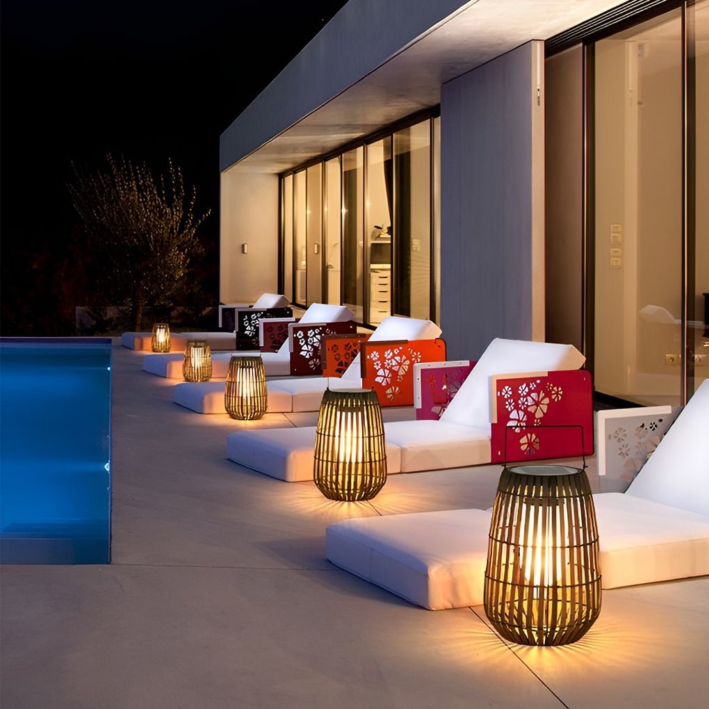 WINDSOR RATTAN SOLAR SUSPENDED LANTERN