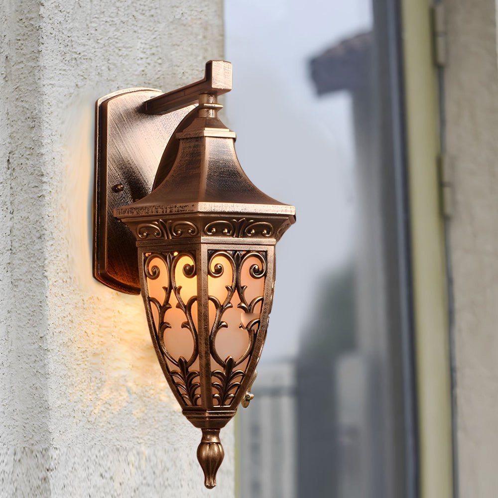 WINTHROP VINTAGE GARDEN WALL LANTERN