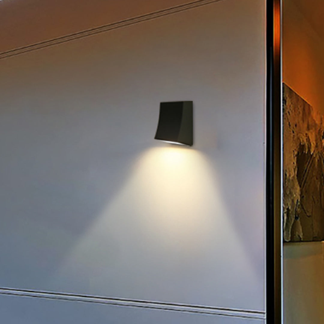WINDSOR IRON CLAD OUTDOOR SCONCE LIGHTING