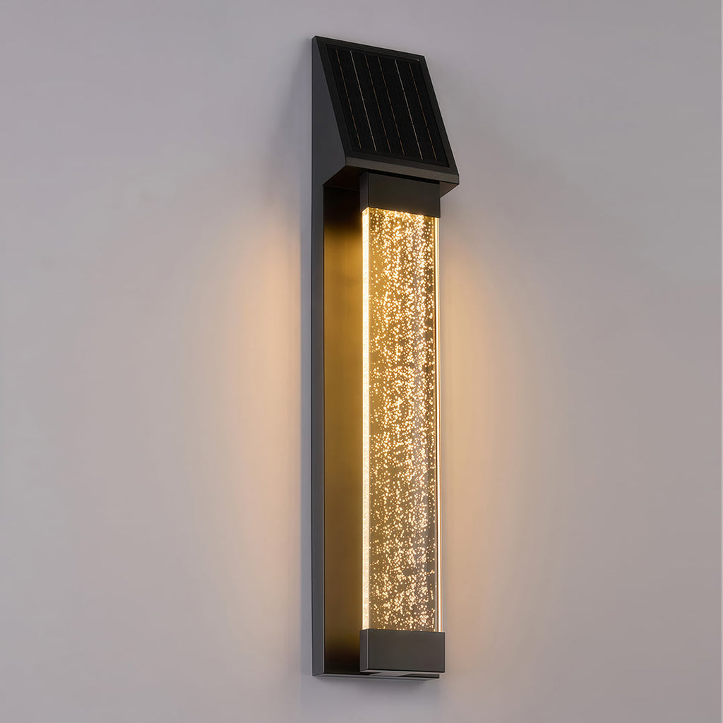 RAVENHURST SOLAR-POWERED OUTDOOR WALL LIGHT