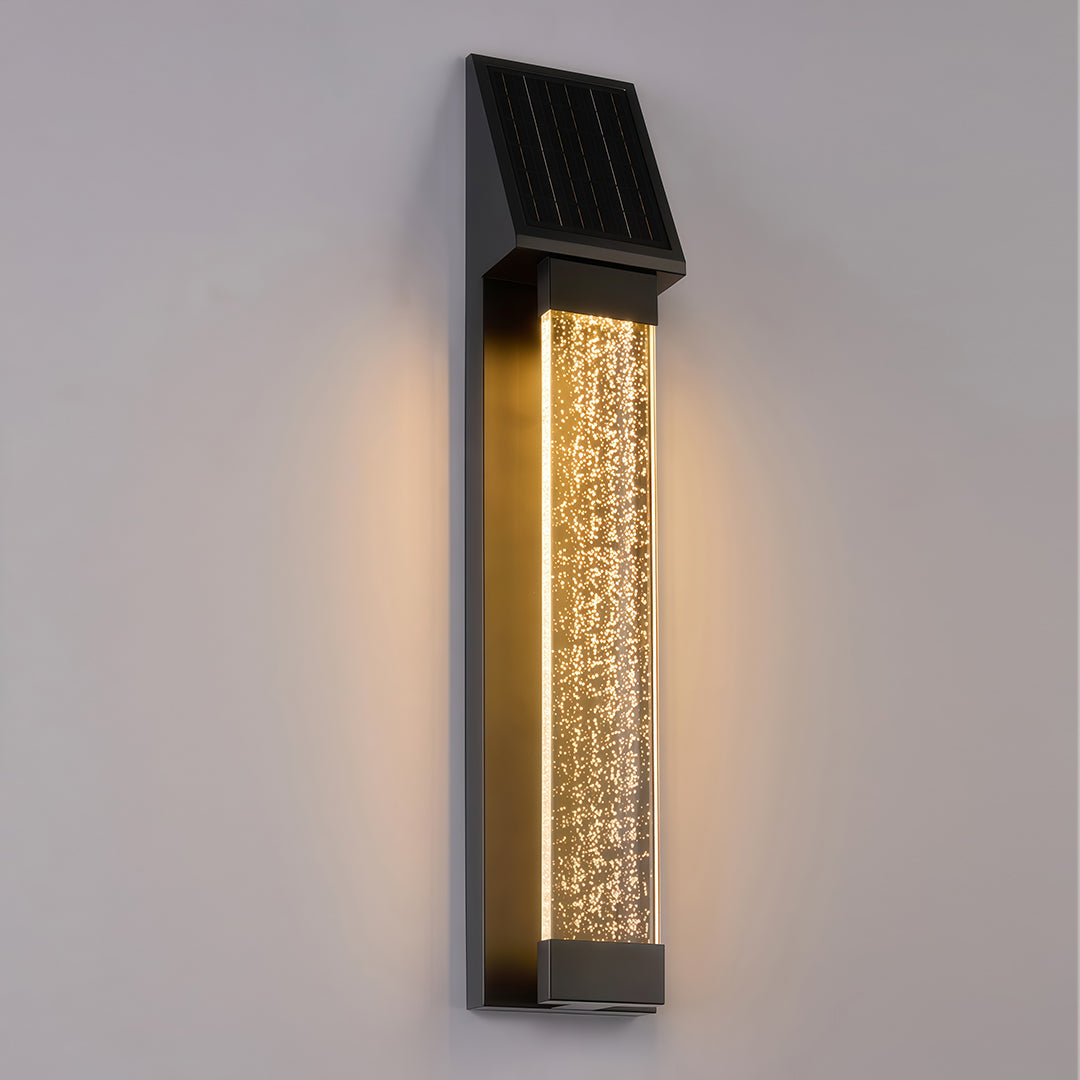 RAVENHURST SOLAR-POWERED OUTDOOR WALL LIGHT