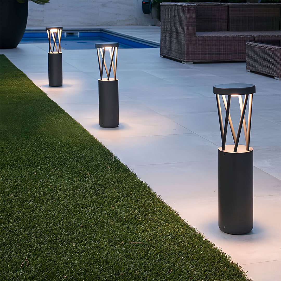 THORNBURY RAINSHIELD GARDEN LANTERNS