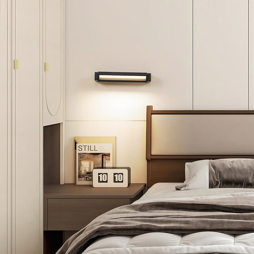 FENWICK ROTARY WALL-MOUNTED LED STRIP LUMINAIRE