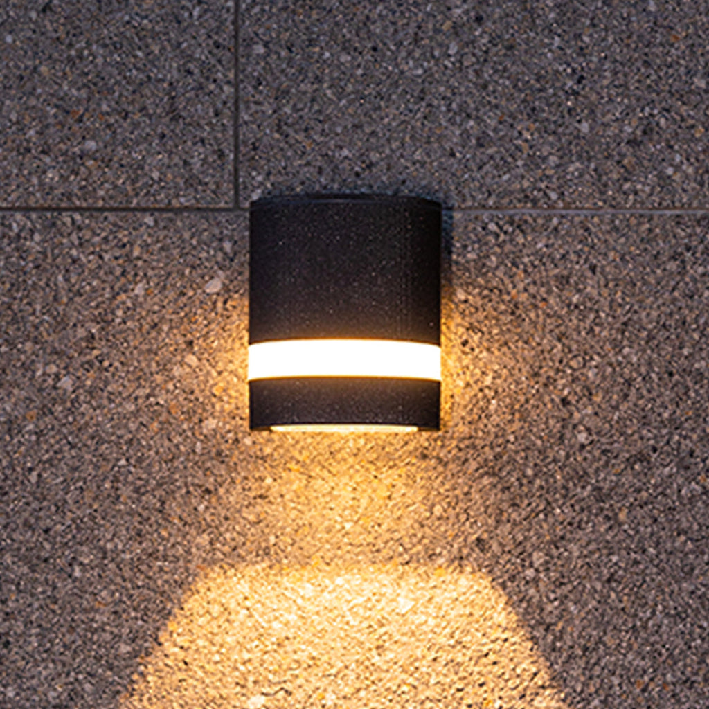 WINTHORPE CAST ALUMINUM OUTDOOR WALL LANTERN - MODERN INDUSTRIAL DESIGN WITH IP65 RATING FOR FACADES