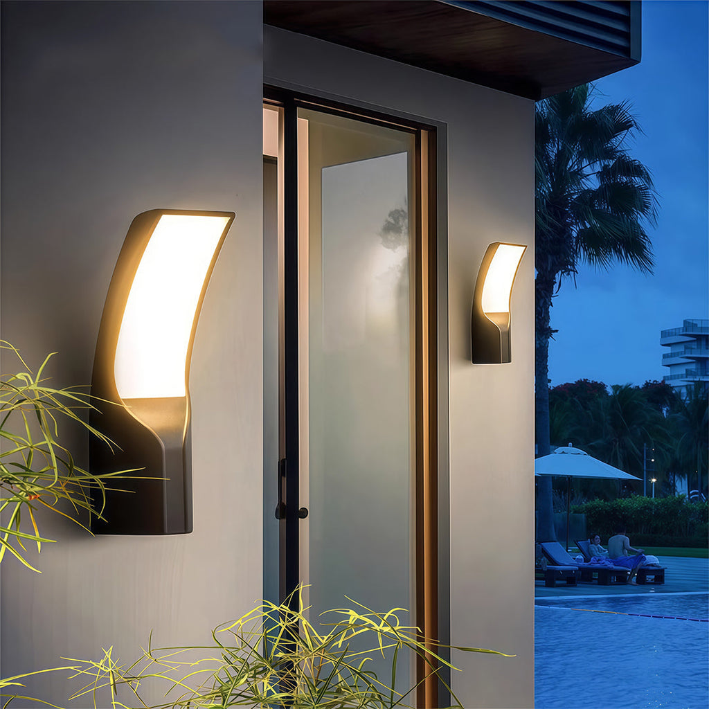 RAVENHURST BLACKSTONE OUTDOOR WALL LANTERN