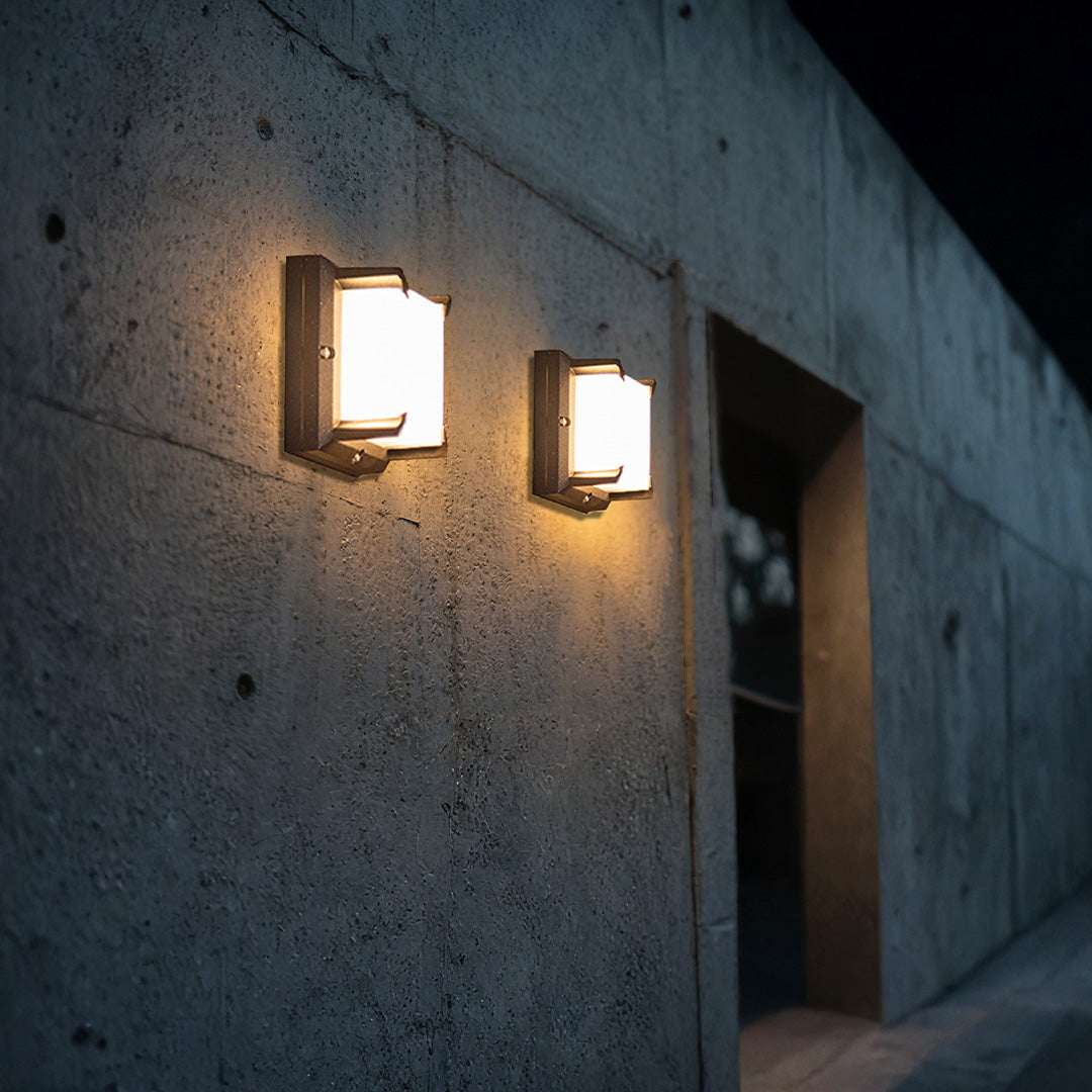 RAVENHALL WEATHERPROOF ALUMINUM OUTDOOR WALL LANTERN