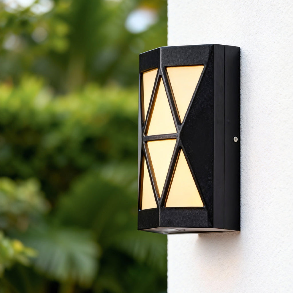 WINTERBOURNE RAINPROOF GARDEN WALL LANTERN