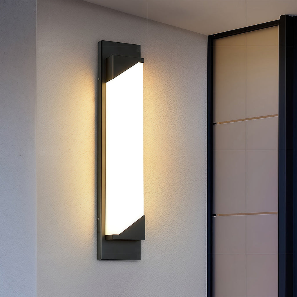 WINTERBOURNE MODERN LINEAR OUTDOOR LIGHTING FIXTURE