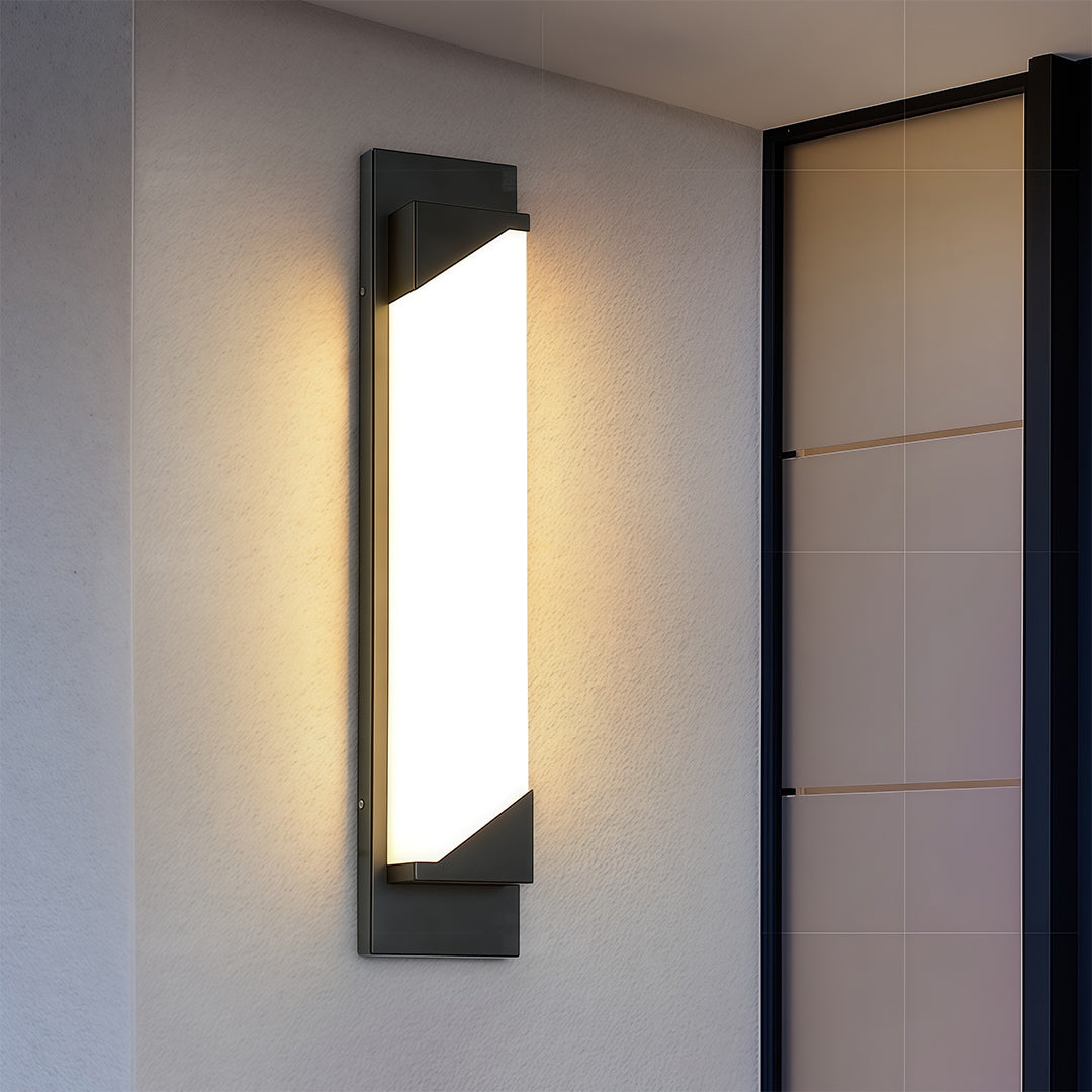 WINTERBOURNE MODERN LINEAR OUTDOOR LIGHTING FIXTURE