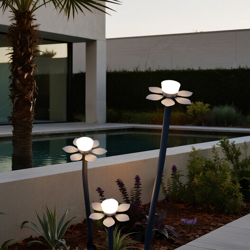 WINDSOR GARDEN PATH ILLUMINATORS - WEATHER-RESISTANT LED LIGHTING
