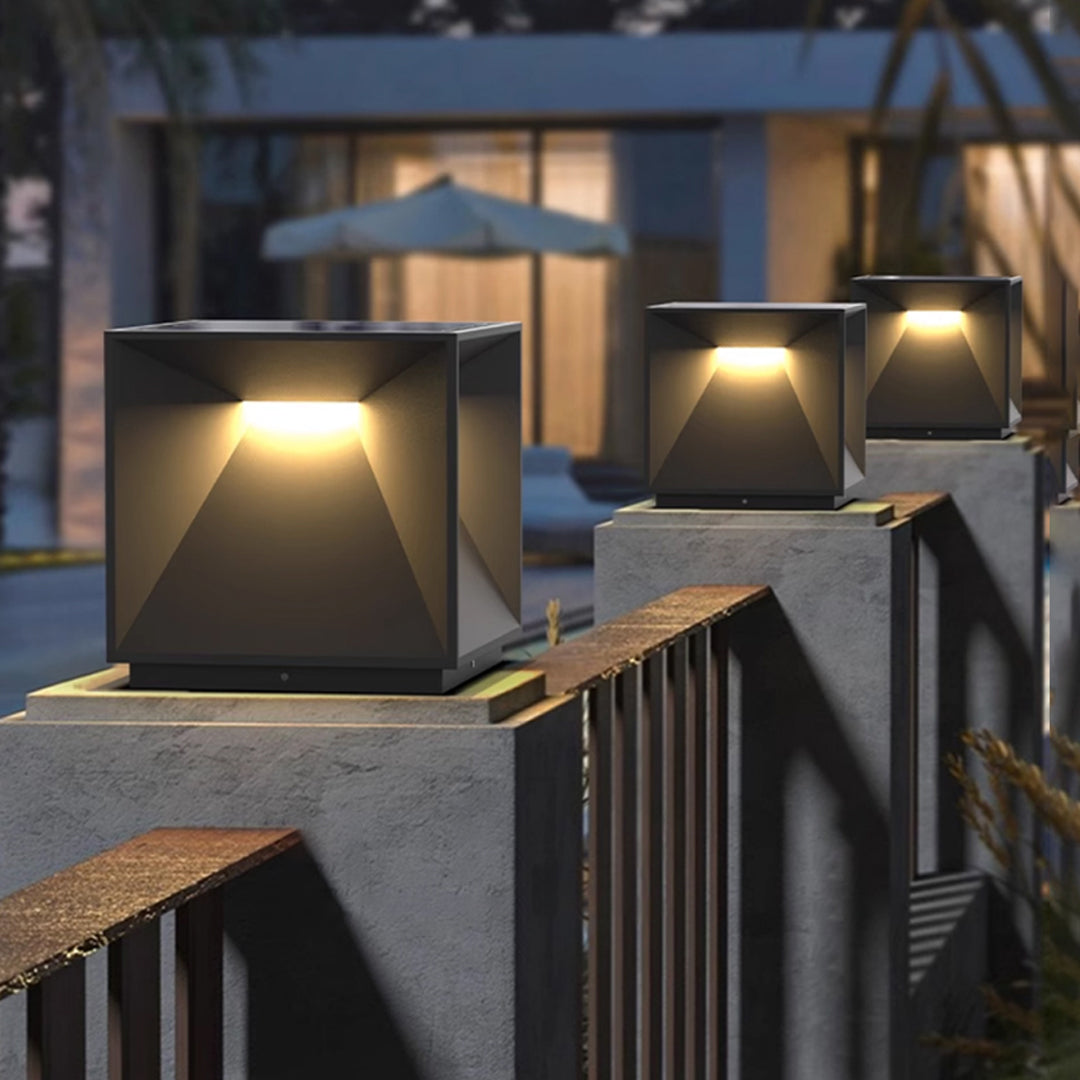 RAVENSCROFT METAL GARDEN TORCH LIGHTING