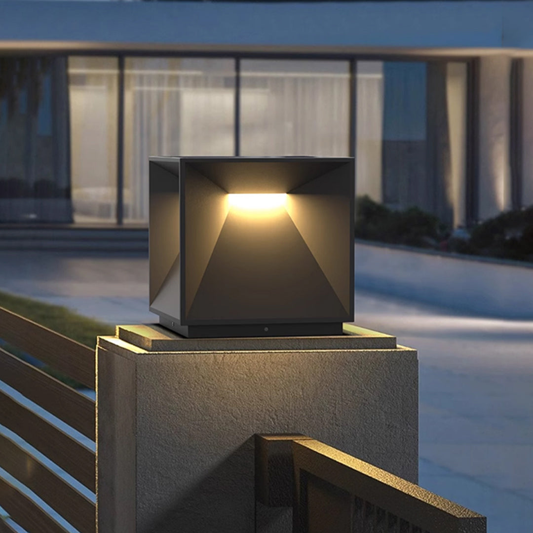 RAVENSCROFT METAL GARDEN TORCH LIGHTING