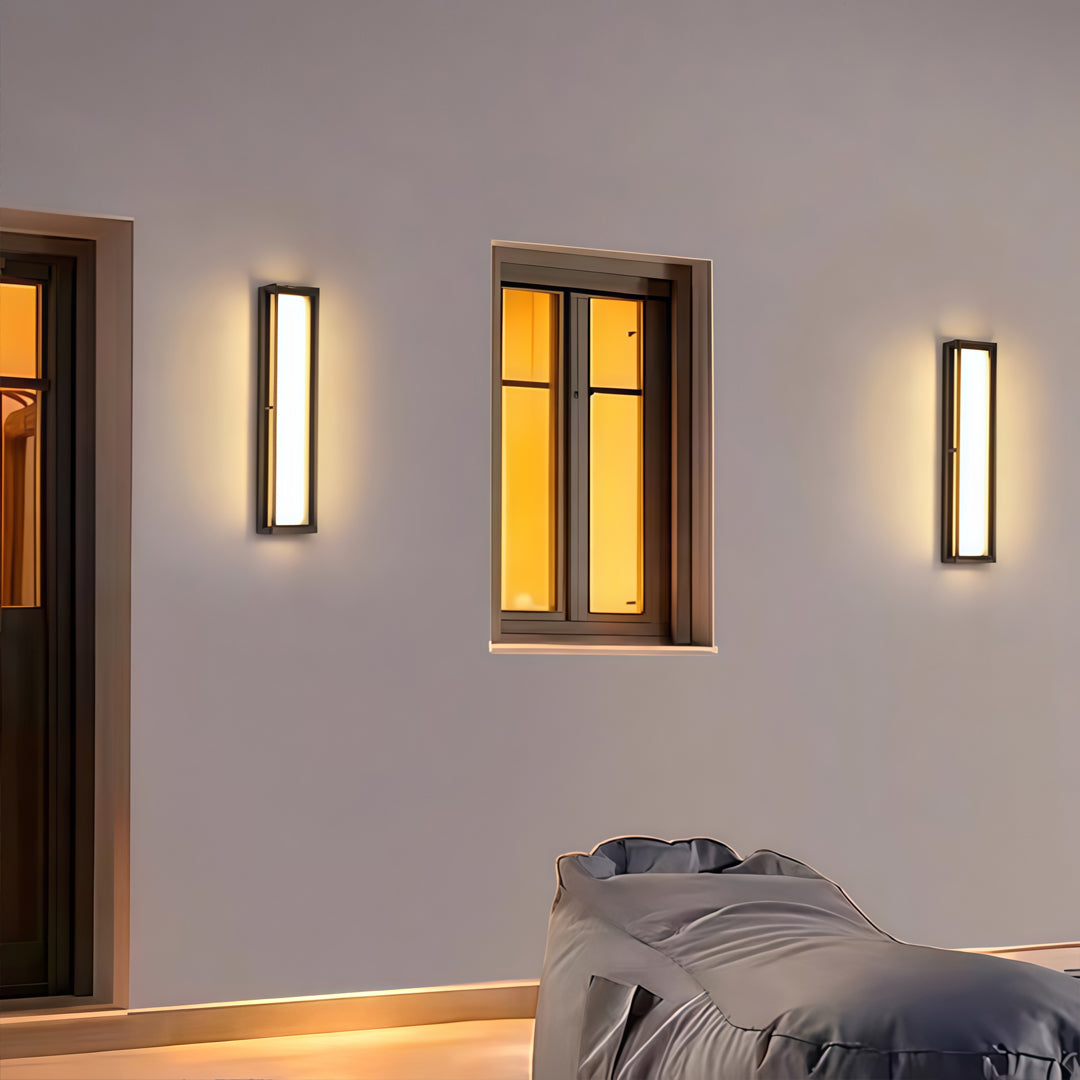 WINDSOR MOUNTAIN WATER-RESISTANT ALUMINUM WALL LANTERN