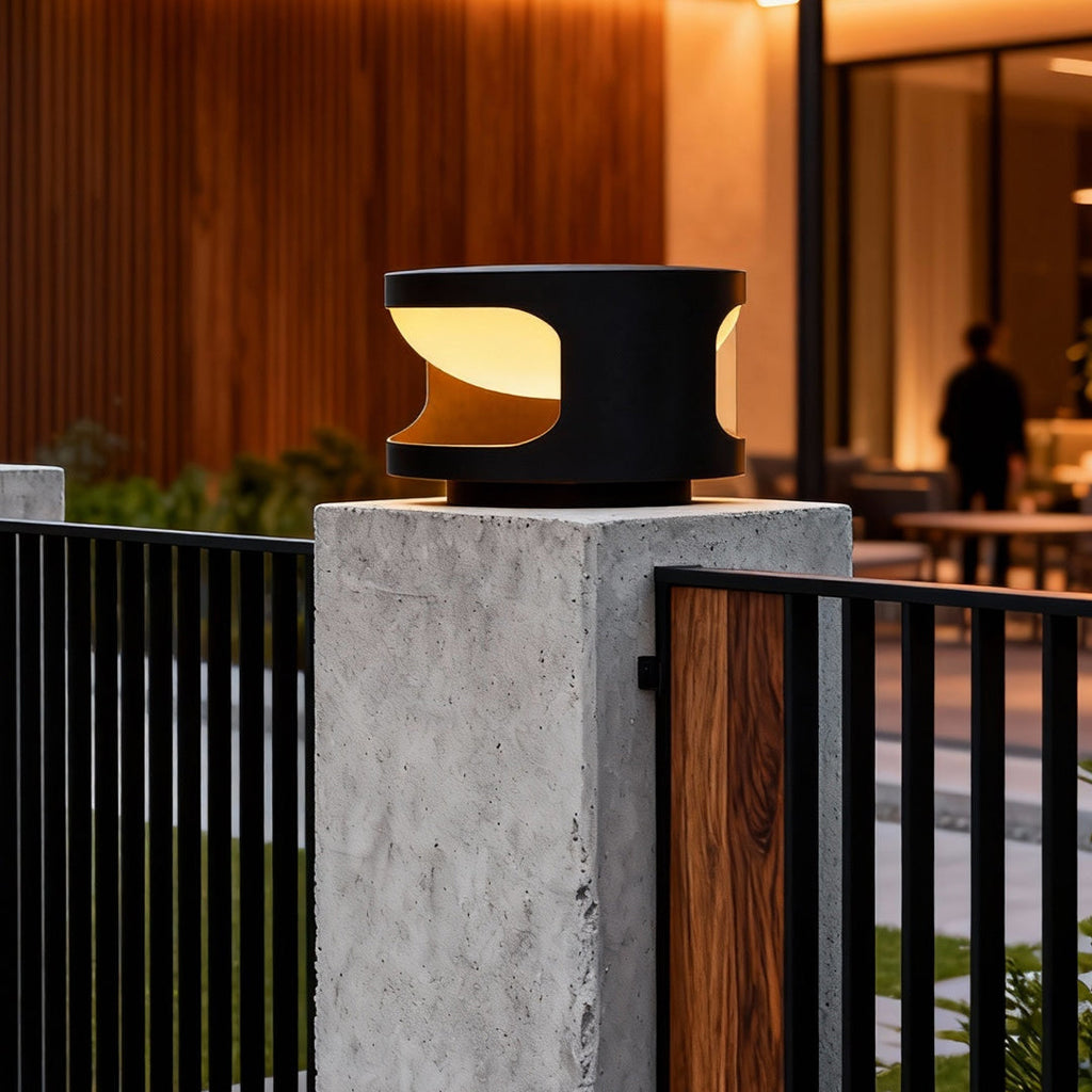 WINDSOR GARDEN PILLAR GLOW LIGHT - Round Waterproof Courtyard Illumination