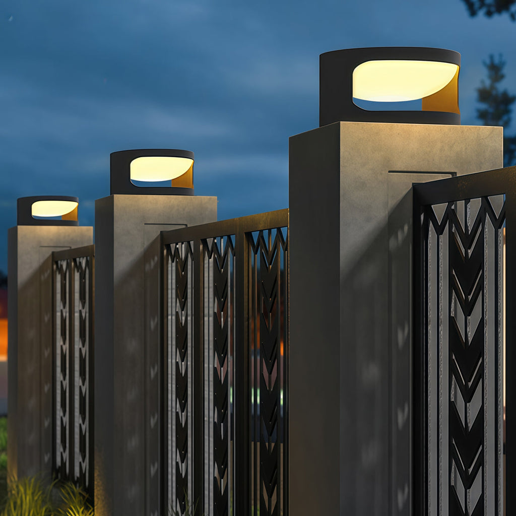 WINDSOR GARDEN PILLAR GLOW LIGHT - Round Waterproof Courtyard Illumination