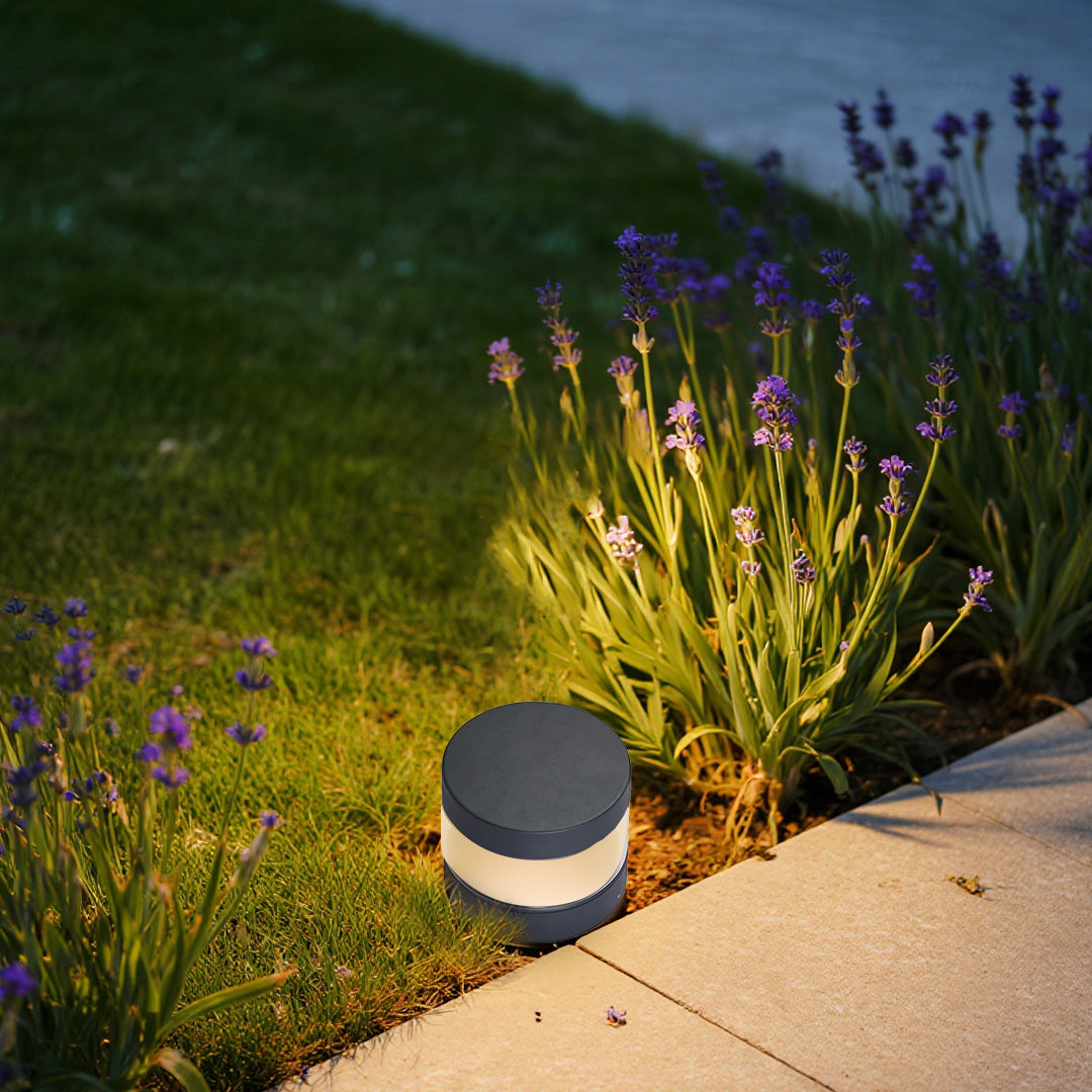 WINDSOR RIVERSTONE OUTDOOR PATHWAY LANTERN