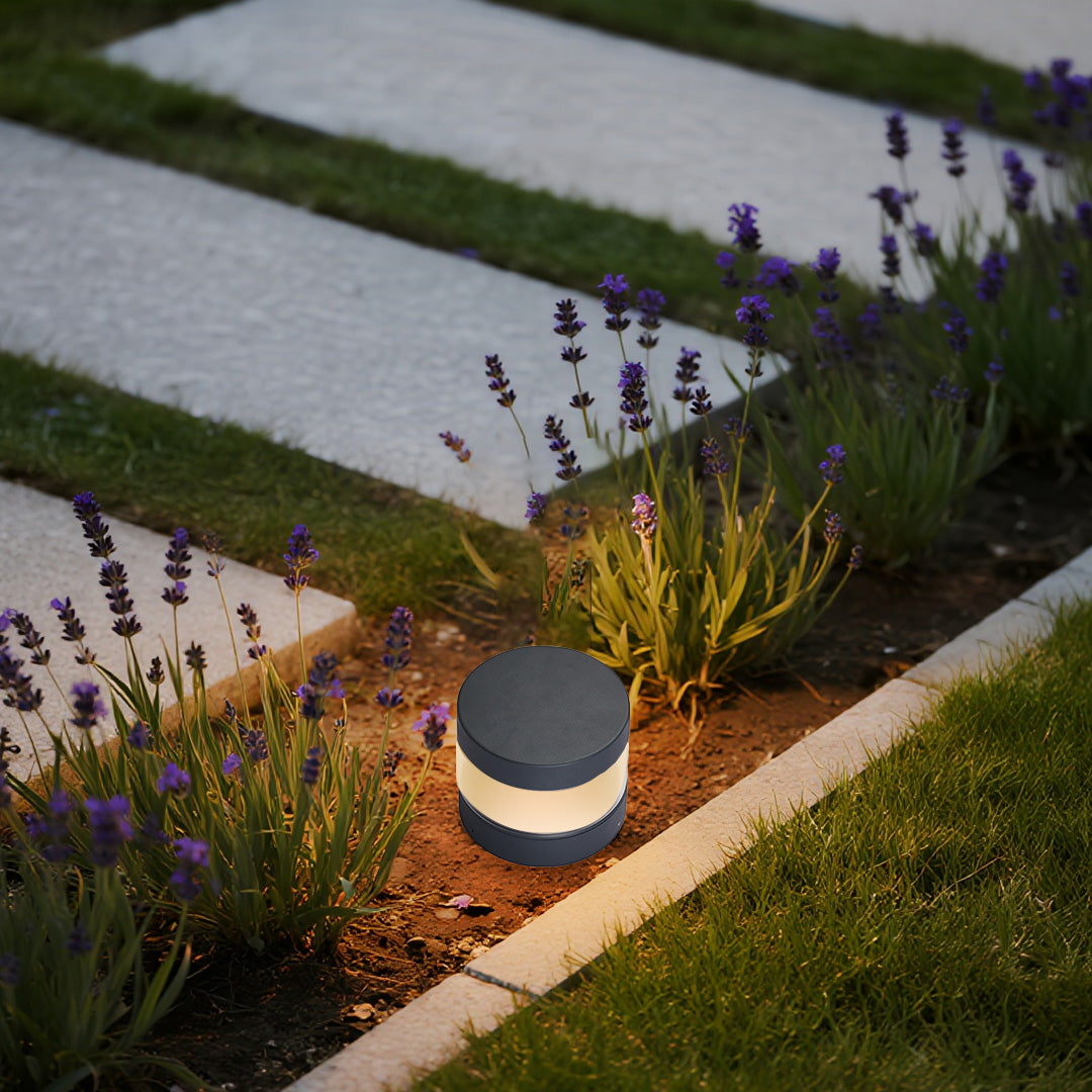 WINDSOR RIVERSTONE OUTDOOR PATHWAY LANTERN