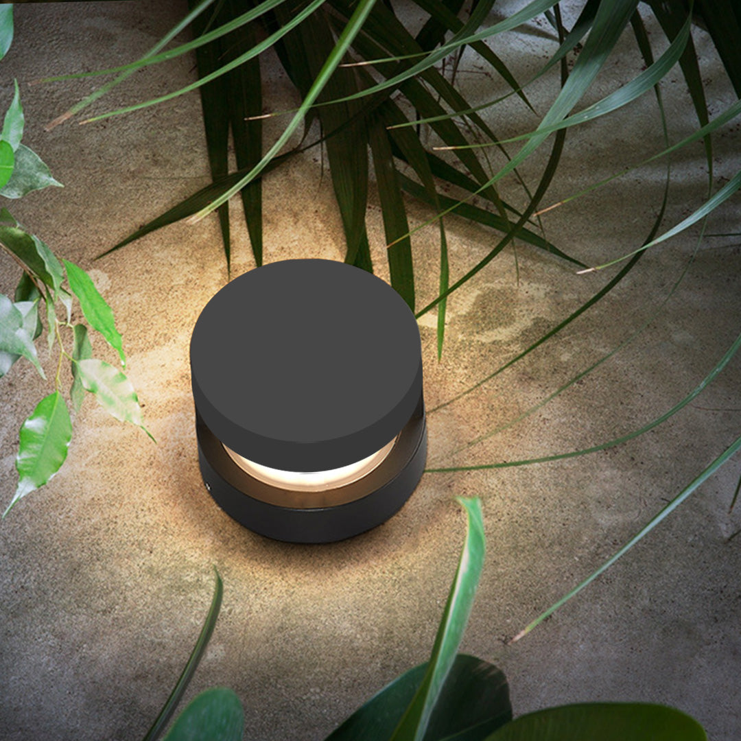 WINDSOR RIVERSTONE OUTDOOR PATHWAY LANTERN