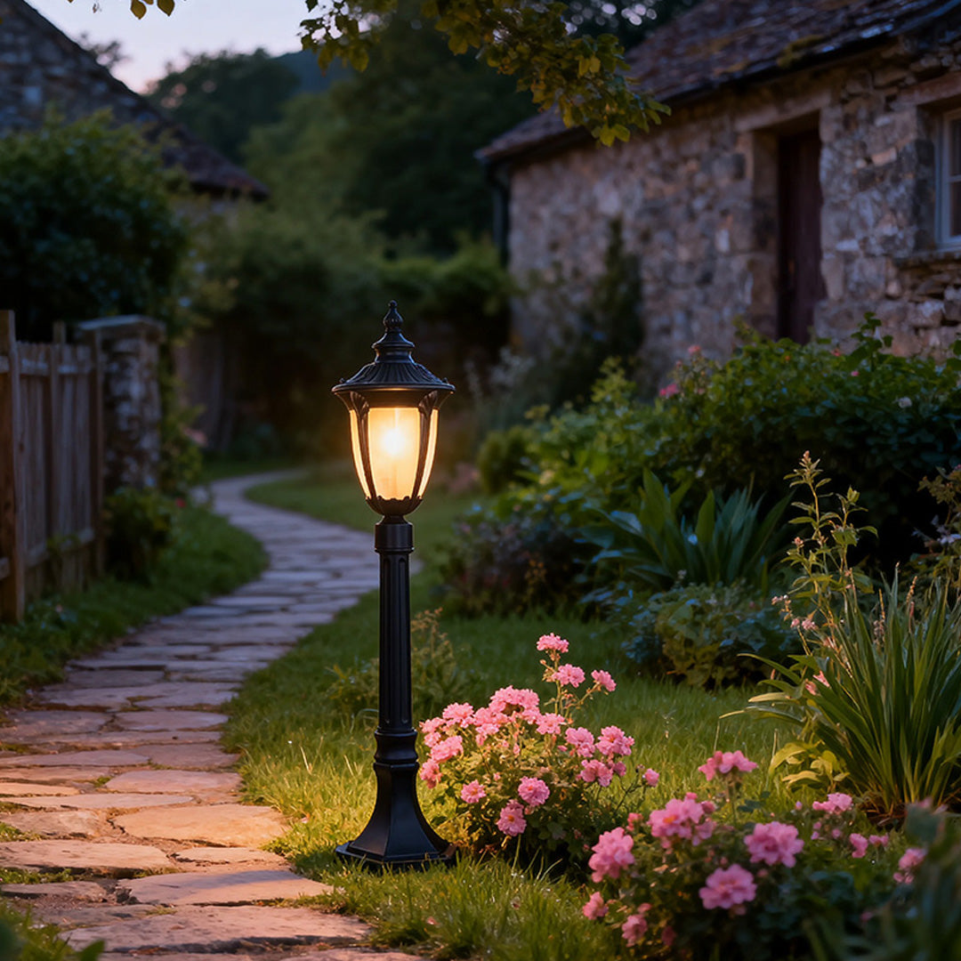 WINTHROP GARDEN POST LANTERN - Classic European-Inspired Waterproof Illumination