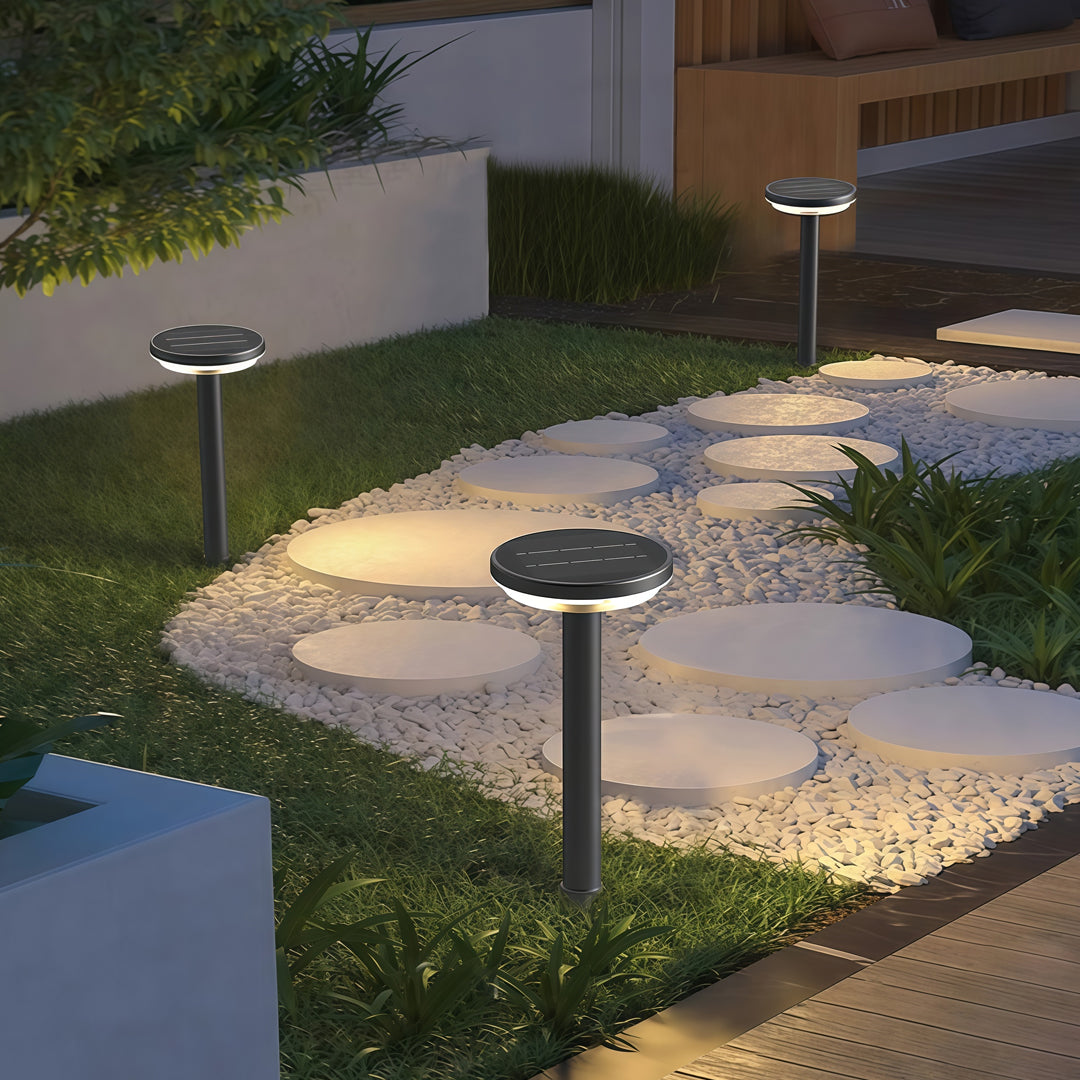 BRAMBLESTONE SOLAR PIER LIGHTING WITH WATERPROOF FINISH IN ONYX BLACK
