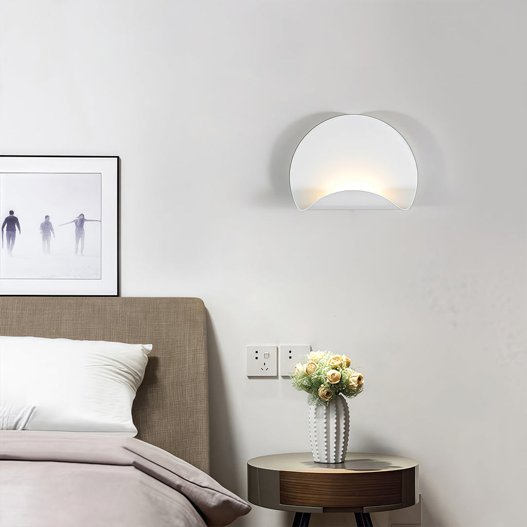 WINCHESTER WHITE IRON WALL SCONCE, MINIMALIST LED DESIGN