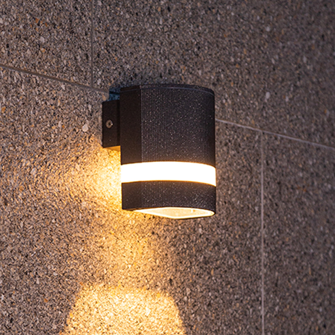 WINTHORPE CAST ALUMINUM OUTDOOR WALL LANTERN - MODERN INDUSTRIAL DESIGN WITH IP65 RATING FOR FACADES