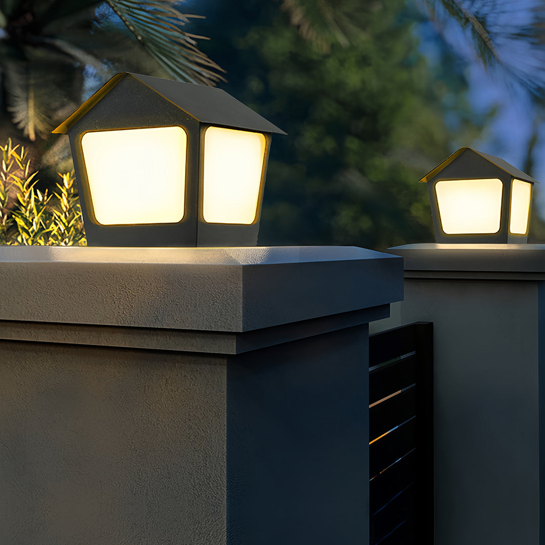 WINDSOR GARDEN POST ILLUMINATORS - ARTISANAL SCULPTED LIGHTS FOR OUTDOOR SPACES