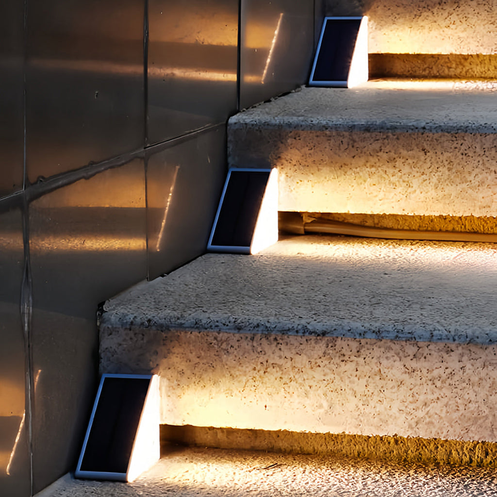 WINDSOR GLOW SOLAR DECK ILLUMINATORS - AUTOMATICALLY WATERPROOF RGB LIGHTING