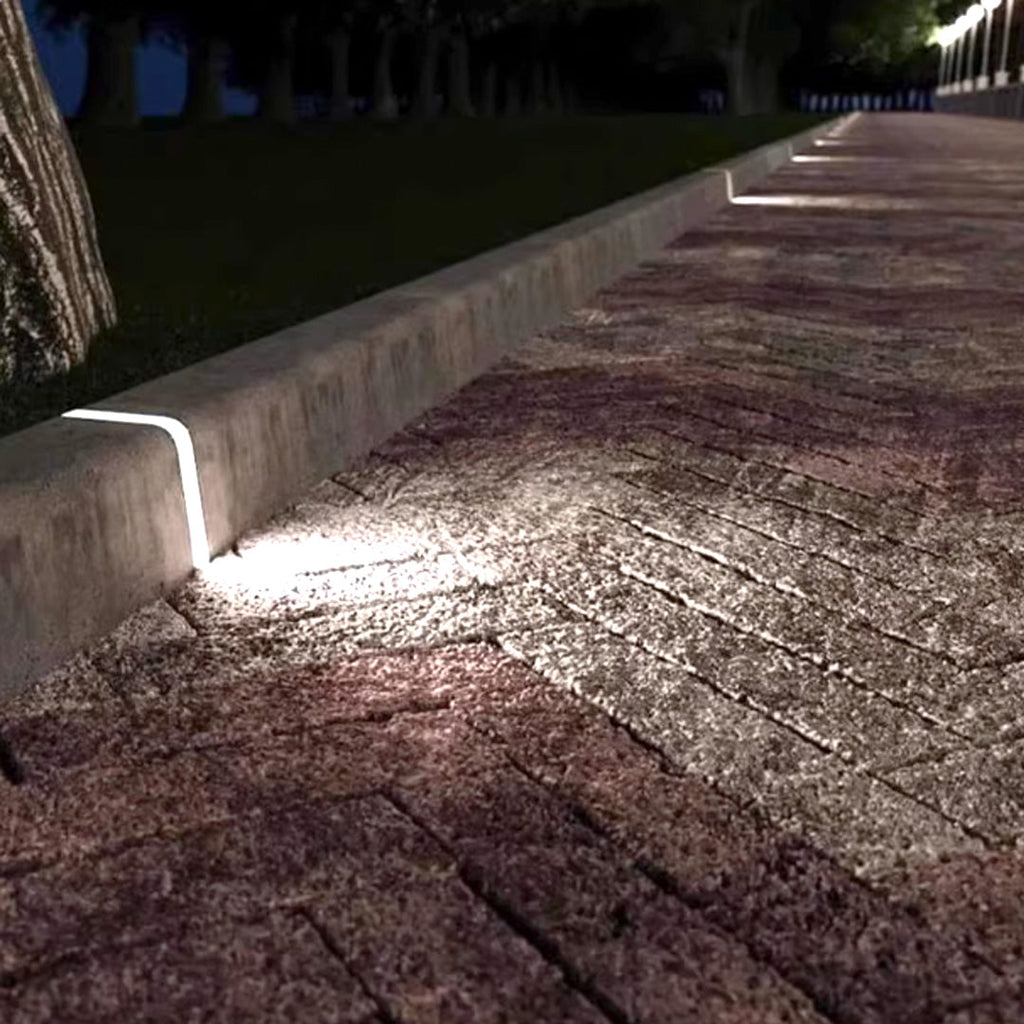 WINTHORPE AQUA-RESISTANT STEP LANTERN FOR COURTYARD ILLUMINATION