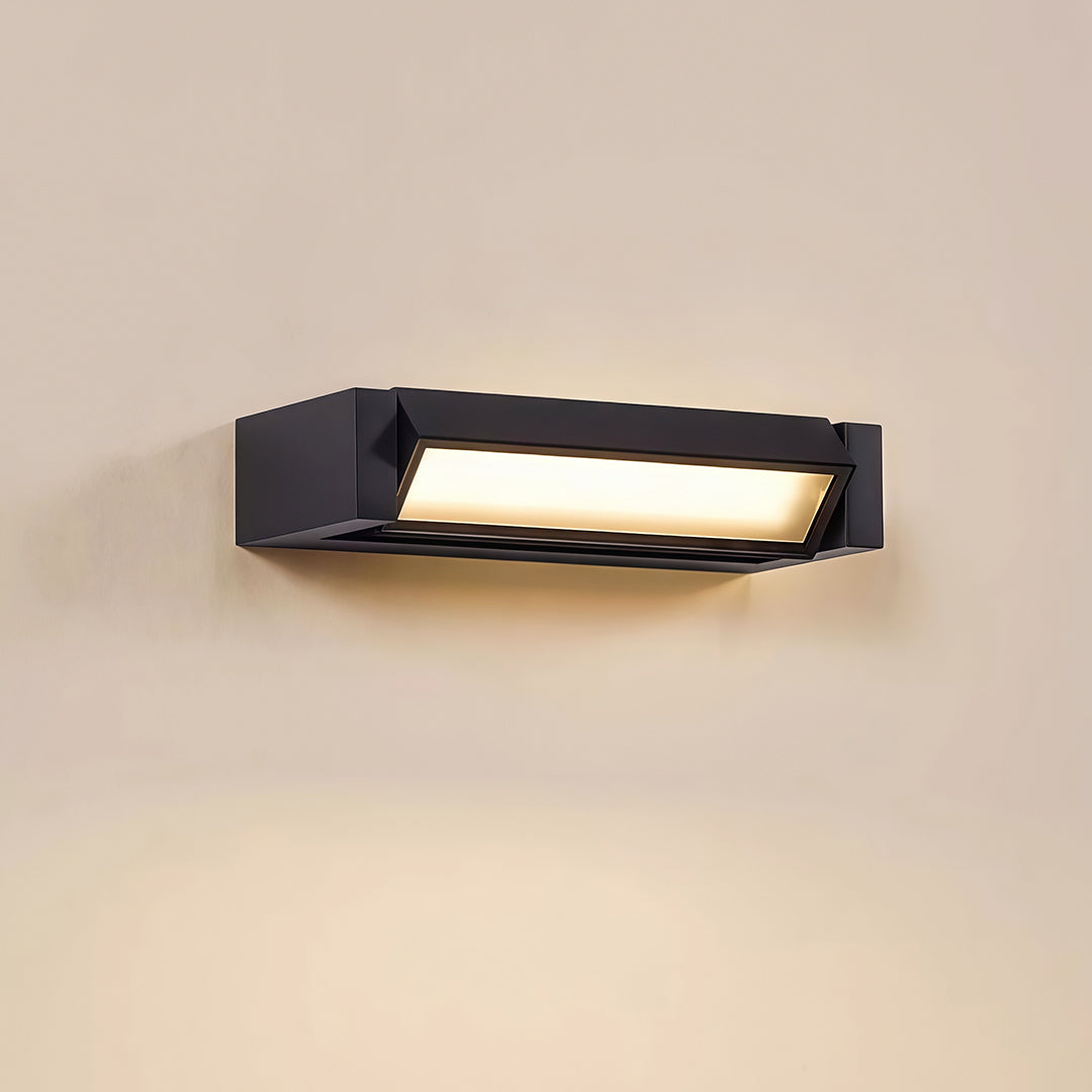 FENWICK ROTARY WALL-MOUNTED LED STRIP LUMINAIRE