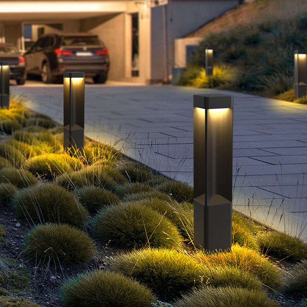 WINDSOR GARDEN BOLLARD LIGHTING WITH WEATHERPROOF DESIGN
