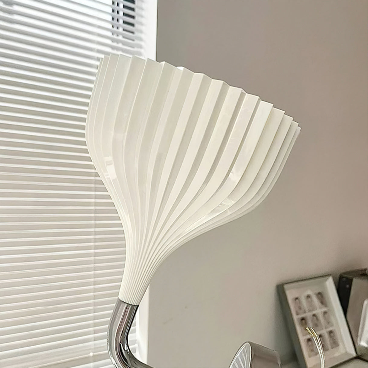 WINDSOR GARDEN WALL SCONCE