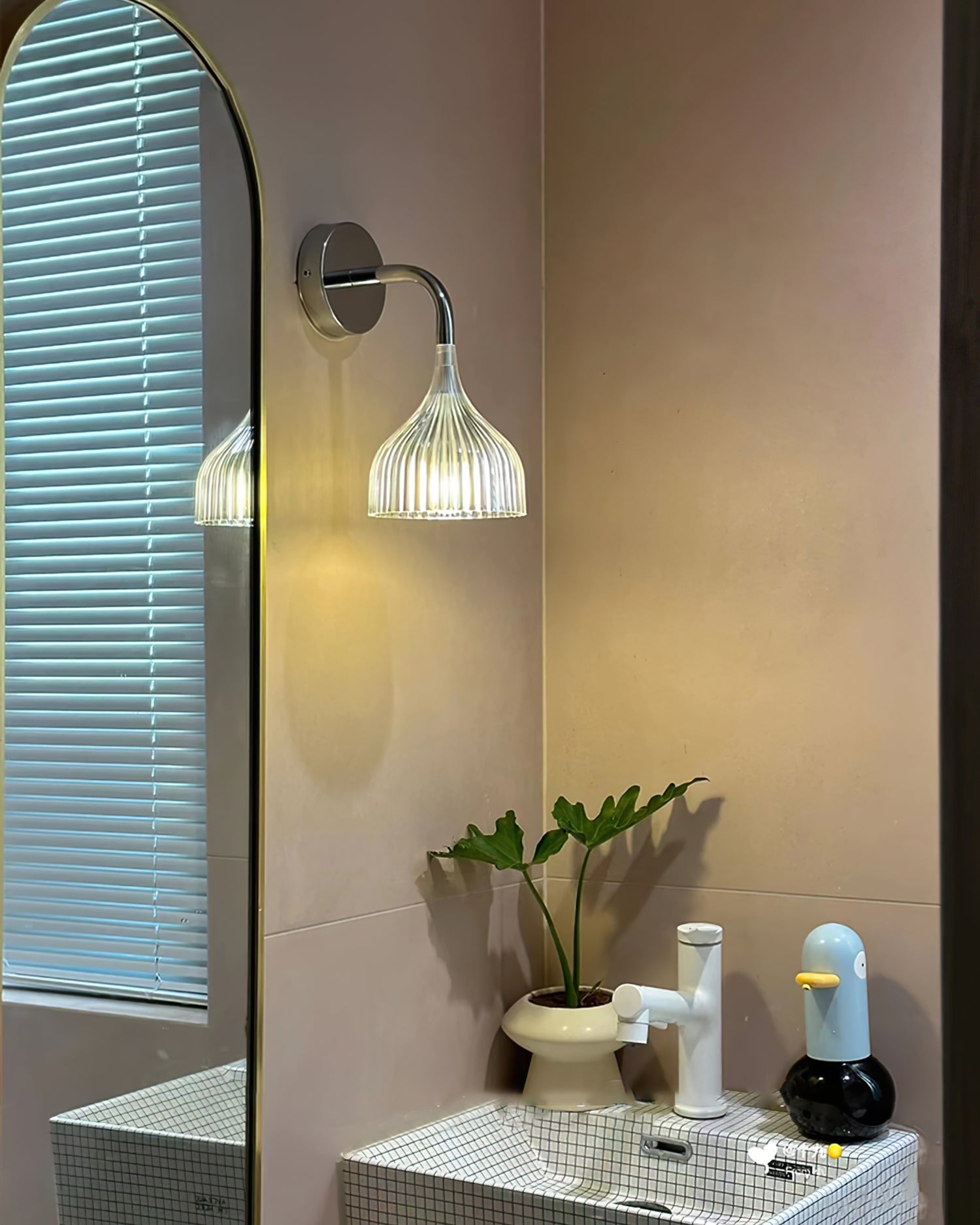 WINDSOR GARDEN WALL SCONCE