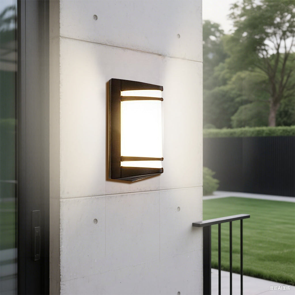 RAVENWOOD WEATHERPROOF OUTDOOR WALL LANTERN