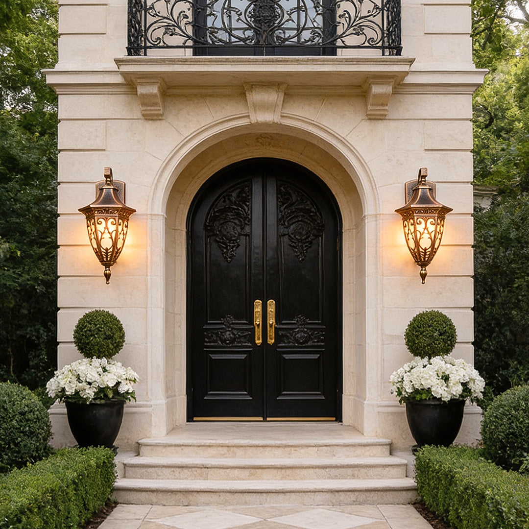 WINTHROP VINTAGE GARDEN WALL LANTERN