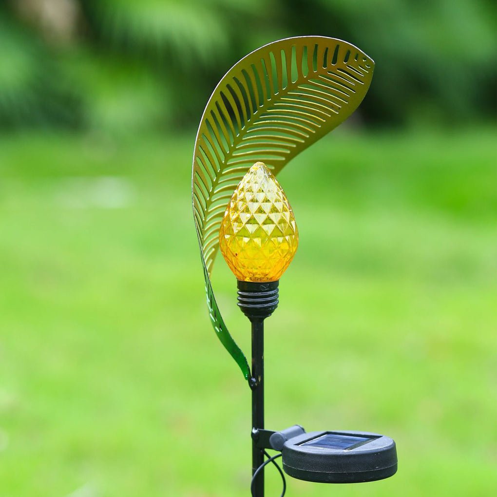 WINDSOR CURLED LEAF SOLAR GARDEN LANTERN