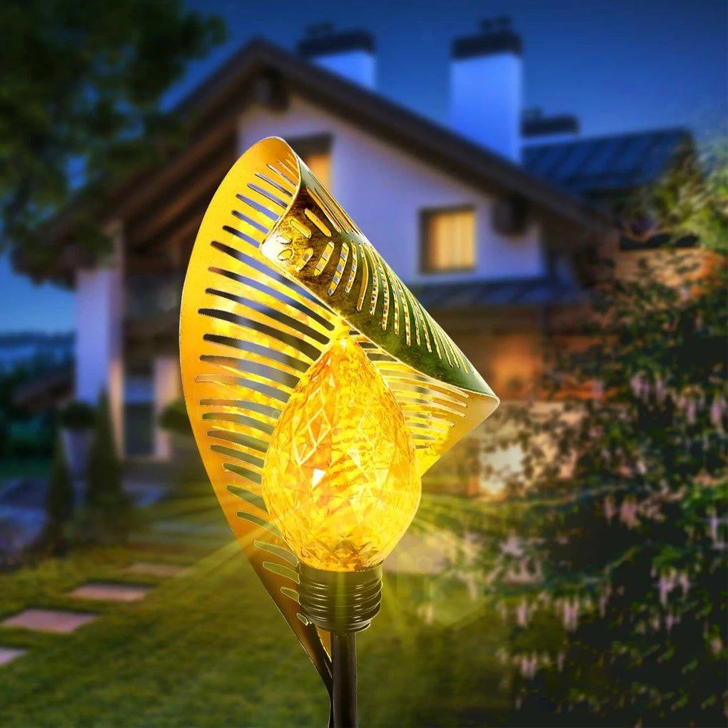 WINDSOR CURLED LEAF SOLAR GARDEN LANTERN