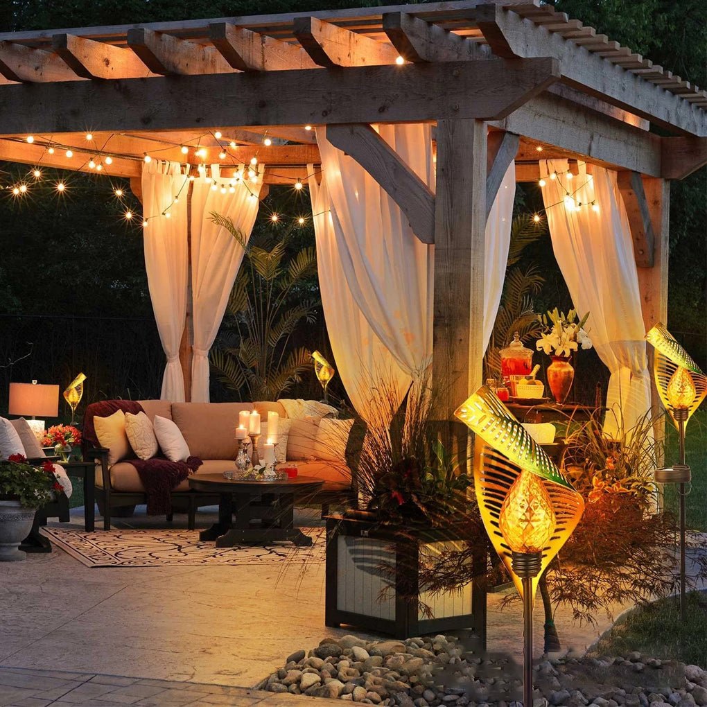 WINDSOR CURLED LEAF SOLAR GARDEN LANTERN