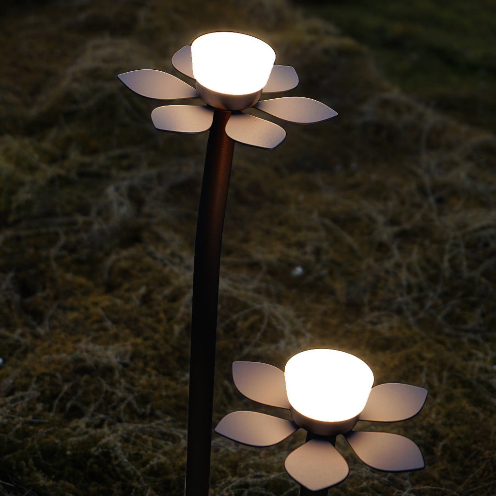 WINDSOR GARDEN PATH ILLUMINATORS - WEATHER-RESISTANT LED LIGHTING